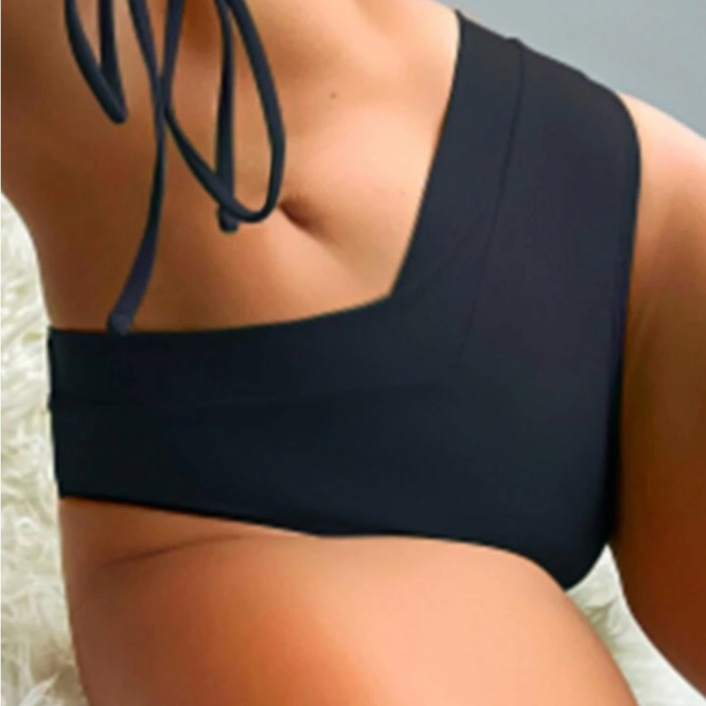 NWT black bikini bottom